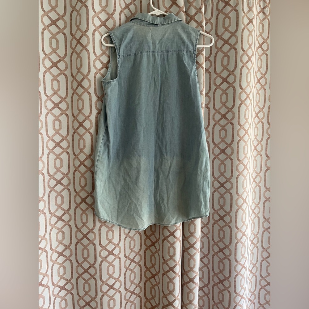 Sleeveless Button up 100% cotton shirt - Picture 2 of 7